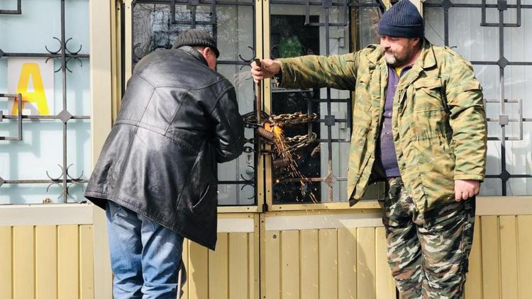 В Железноводске снесли нелегальный павильон в горно-охранной зоне