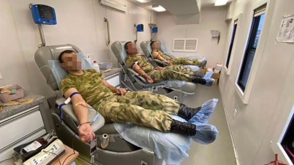 Росгвардейцы в Железноводске сдали почти 20 литров крови