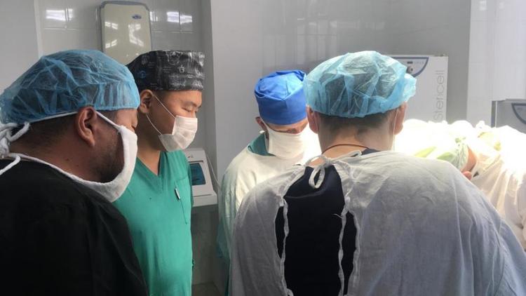 Ставропольские хирурги помогли пациенту из Калмыкии с тяжёлой травмой