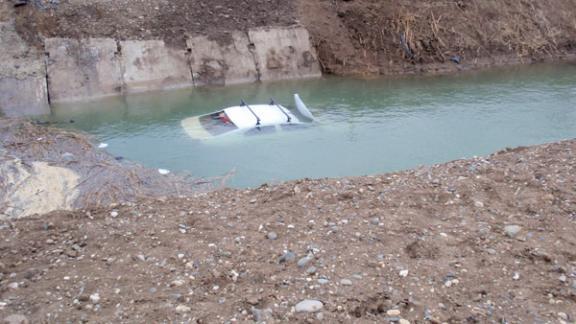 На Ставрополье автомобиль упал в канал, погибли два человека
