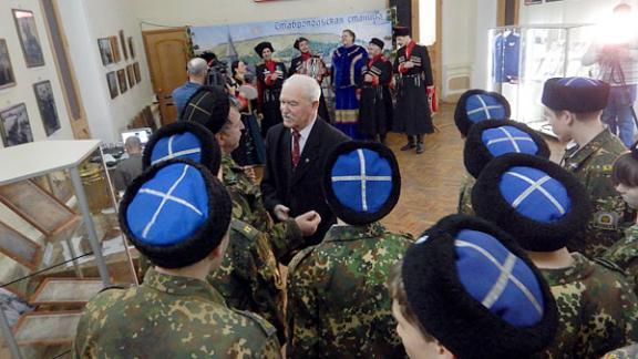 Ставропольские кадеты побывали на выставке «Казачий Ставрополь»