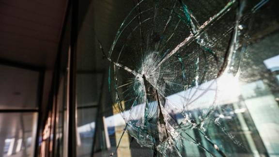 В Ставрополе мужчина не дождался маршрутку и разбил остановку