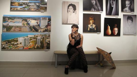 Выставка «ФотоФакт-2013» удивляет зрителей в галерее «Паршин» Ставрополя