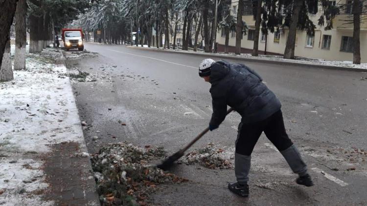 Более 1,3 тысячи километров дорог очистили от снега в Железноводске