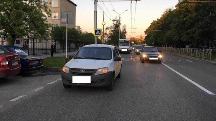 В Ставрополе водитель на пешеходном переходе наехал на дедушку и внука