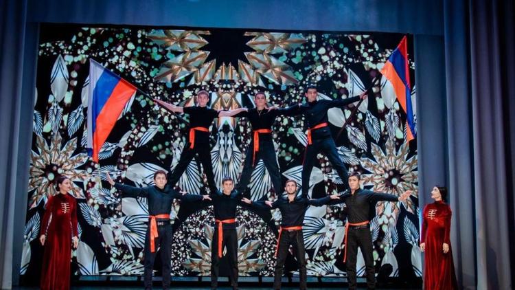 С многообразием культуры народов Прикумья зрителей познакомили на концерте
