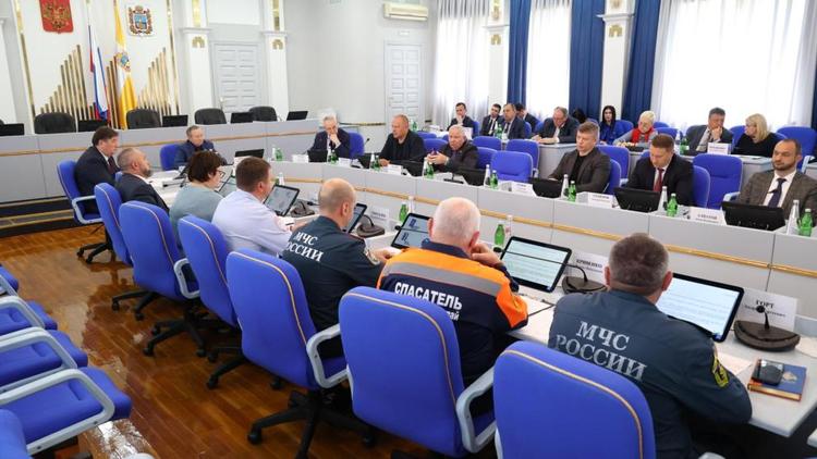 В Думе Ставрополья обсудили меры безопасности детей на дорогах и водных объектах