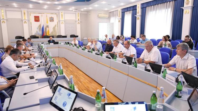Проблемы и перспективы развития водоснабжения и водоотведения обсудили в Думе Ставрополья