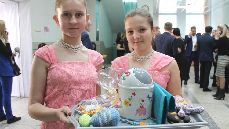 В Невинномысске на лечение больных детей собрали более 3,7 миллионов рублей