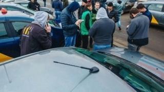 Бастующие таксисты решили создать свой профсоюз в Ставрополе