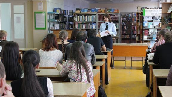 Полицейские провели для школьников и студентов правовые уроки в Курсавке и Невинномысске