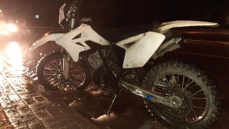 Мотоцикл столкнулся с иномаркой в Железноводске: пострадал пассажир мотоцикла