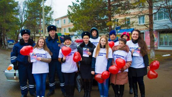 В Кочубеевском районе сотрудники ГИБДД и молодежь призвали водителей стать донорами крови