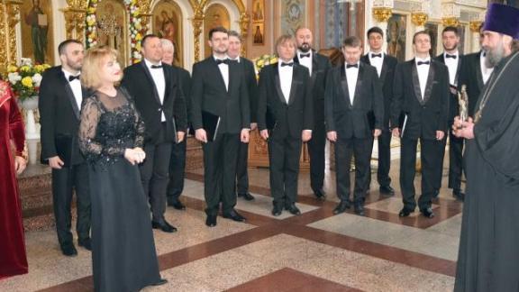 В Кисловодском соборе концерт духовной музыки дал камерный хор «Алания»