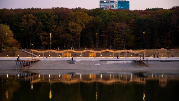 Ставропольский завод выпустил световое оборудование для Комсомольского озера