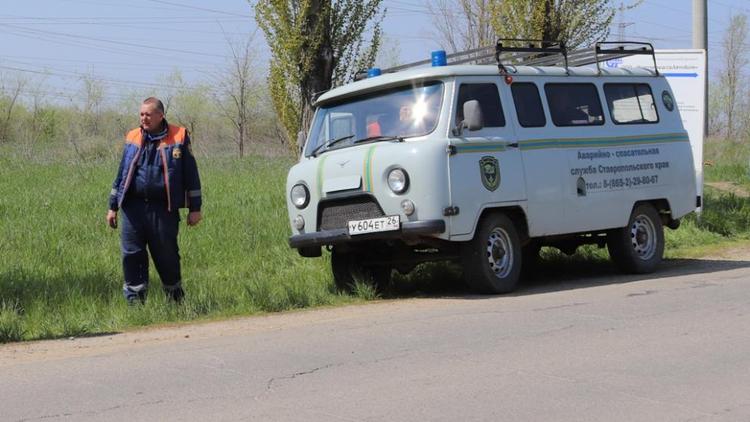 На Ставрополье спасатели за рога вытаскивали корову из колодца
