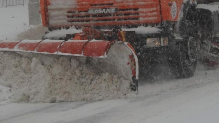 В Железноводске на обработку дорог после снегопада ушло 350 тонн песко-соляной смеси