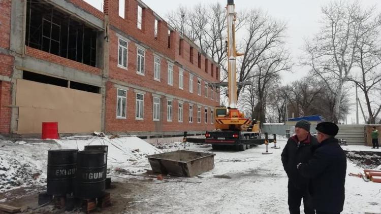 В станице на Ставрополье возводят новое здание поликлиники