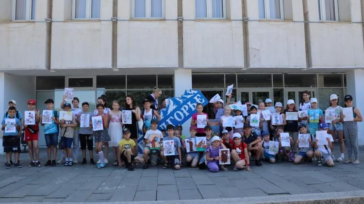 В День российской почты дети Предгорья написали письма почтальонам