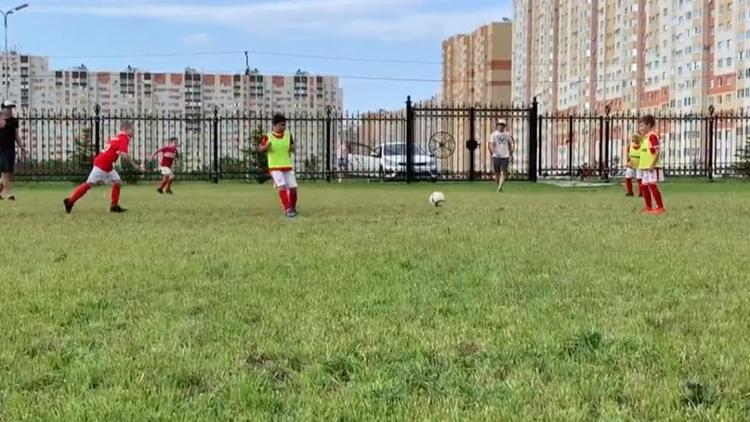 Полицейские Ставропольского края провели товарищеский матч среди детей