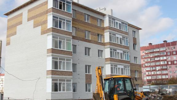В Невинномысске проинспектировали строительство дома для переселения из аварийного жилья