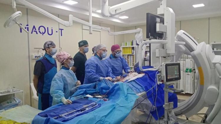 Хирурги Пятигорского сосудистого центра впервые на КМВ освоили сложную операцию на сердце