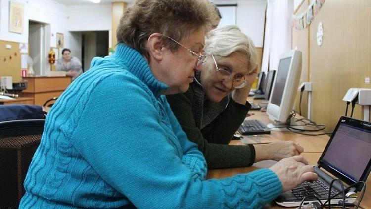 На Ставрополье почти 2 тысячи пожилых людей посетили центры общения