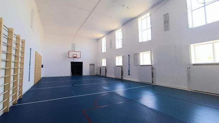 В селе Минераловодского округа завершили ремонт школьного спортзала