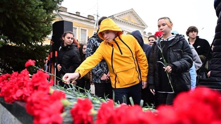 На Ставрополье активисты «Единой России» почтили память павших героев