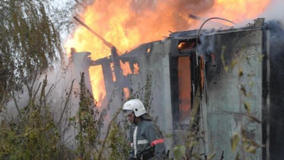 Рабочий в Левокумском районе погиб в пожаре в недостроенном доме