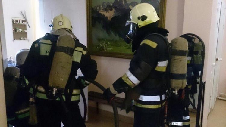 Пожарно-тактические занятия прошли на территории картинной галереи имени П. М. Гречишкина