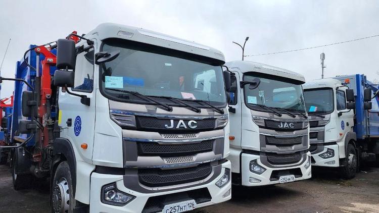 На Ставрополье появилась новая мусоровывозящая техника