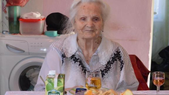 Учительница из Дивного Надежда Дмитриевна Паниченко отметила свое 95-летие