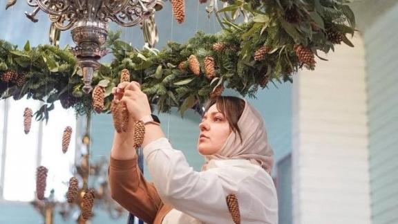 В Пятигорской епархии прошли курсы Рождественской храмовой флористики