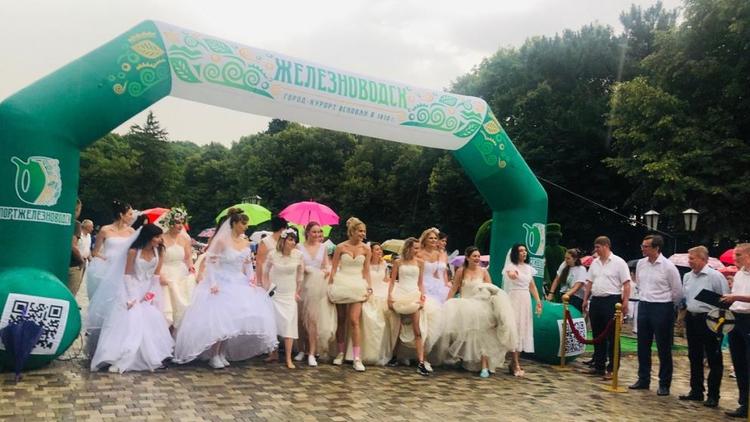 Победительница «Забега невест» в Железноводске полетит на воздушном шаре
