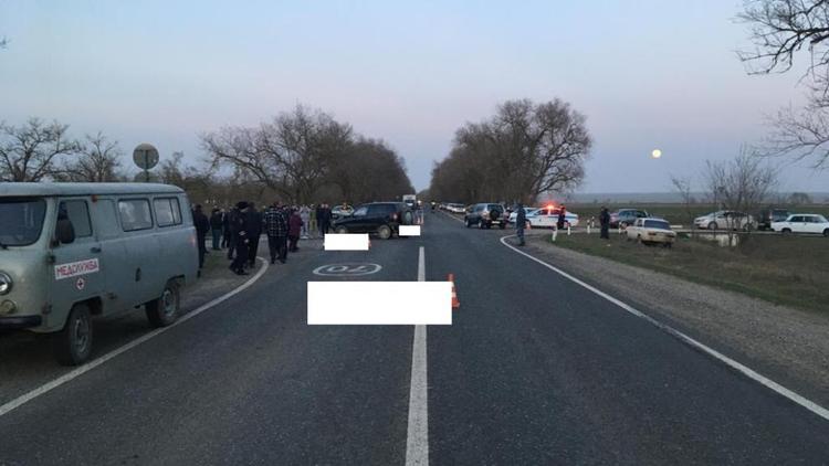 В Будённовском районе иномарка врезалась в мотоцикл: два человека погибли