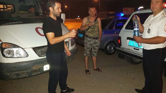 Отдых, кофе и осмотр медика предлагали уставшим водителям на трассе «Кавказ»