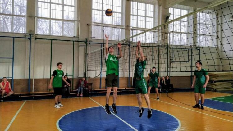 Школьников Невинномысска объединила волейбольная лига