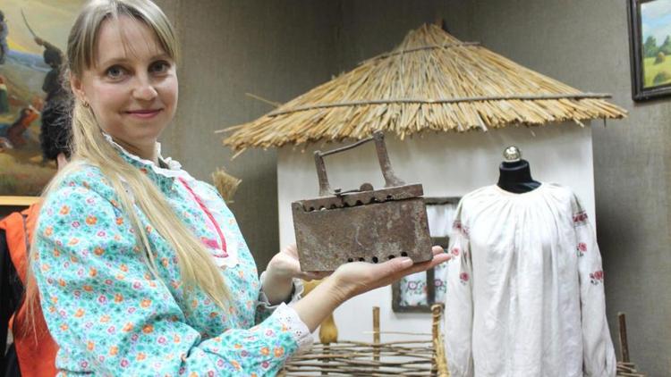 Уникальная коллекция из 40 старинных утюгов хранится в музее Невинномысска