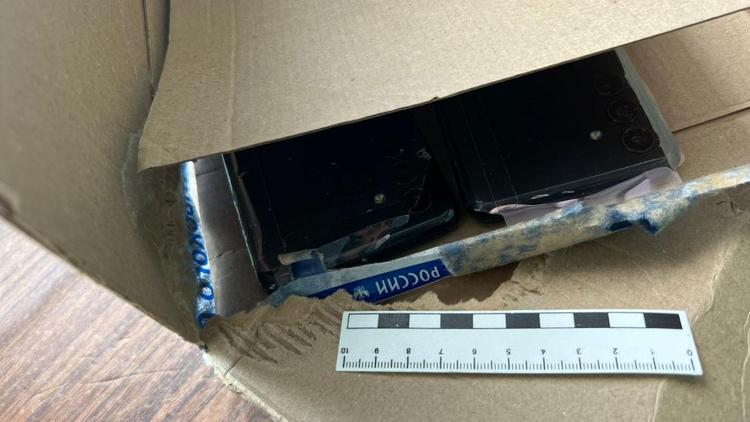 В лечебницу для осуждённых на Ставрополье пытались доставить телефоны в коробке с двойным дном