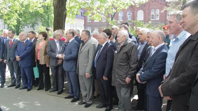 В Ставрополе открыли мемориальную доску в честь руководителя пожарной охраны