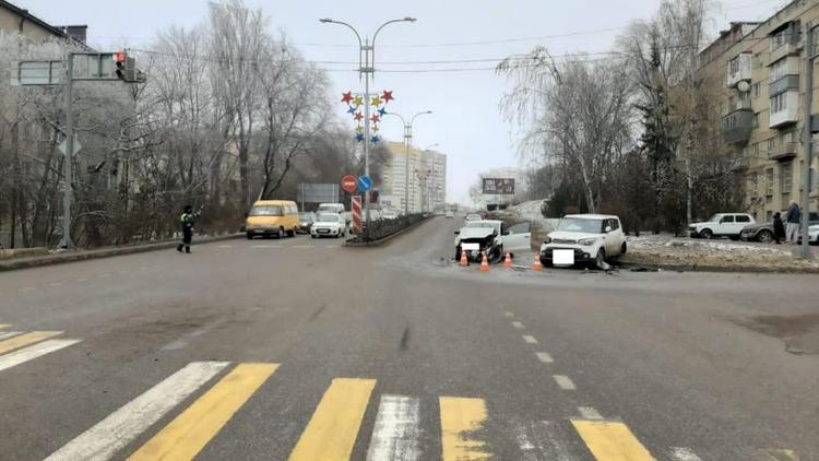 Житель Пятигорска проехал на красный свет и спровоцировал смертельное ДТП