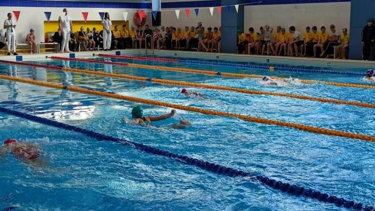 Гидроэнергетики Ставрополья организовали детский турнир по плаванию в честь Всемирного Дня воды