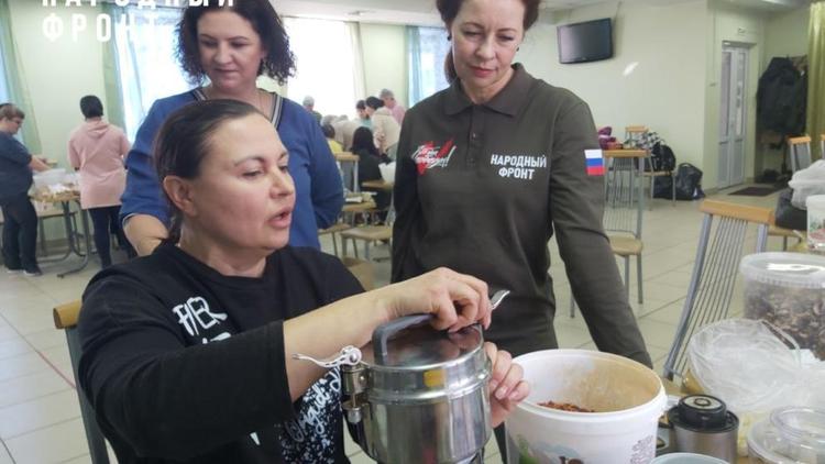 Ставропольские волонтёры готовят суповые смеси для военнослужащих СВО