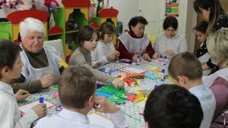 «Творческая мастерская» для пожилых и инвалидов работает на Ставрополье