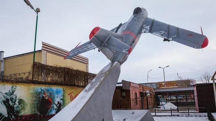В Минеральных Водах памятник лётчикам «переедет» на площадь Победы