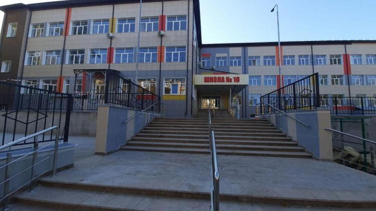В новой школе Кисловодска уже устанавливают оборудование