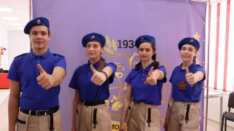 Школьники из Новоалександровского округа победили в краевом конкурсе детских общественных движений