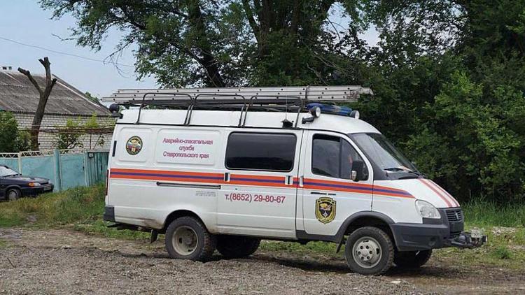 В Ставрополе спасатели вскрыли дверь, чтобы забрать из дома тело умершего пенсионера