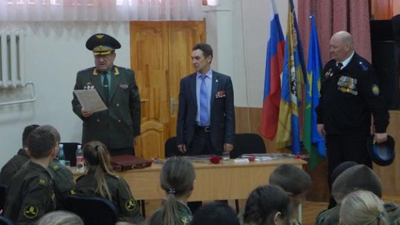 Фронтовики провели урок мужества в кадетской школе Ставрополя